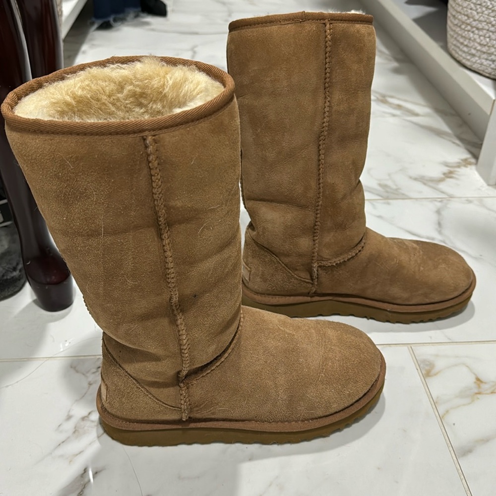 Tall Ugg brown boots size 7